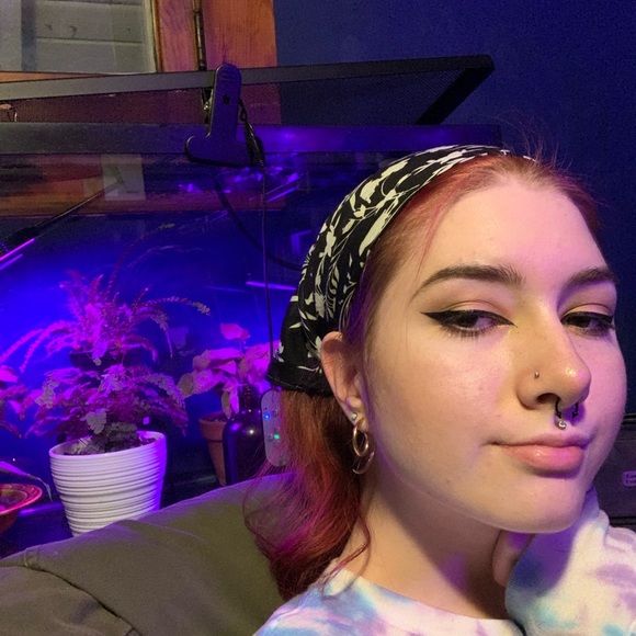 Meet your Posher, Kat - Picture 4 of 4